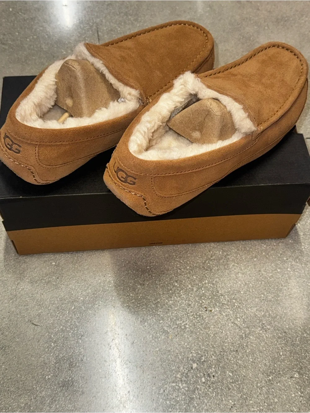 UGG Mens Ascot Slipper | Chestnut | 1101110-CHE | Authentic New - Size 7